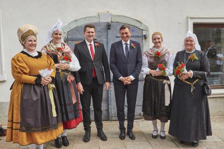 Izjemen obisk zaznamoval 50. Dneve narodnih noš in oblačilne dediščine v Kamniku (Boštjan Tacol)  (13)
